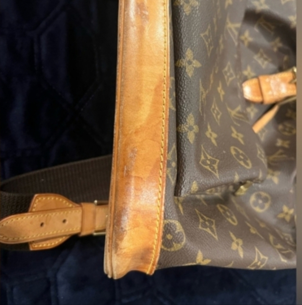 Louis Vuttion Wallet & Backpack Beautiful Bag 100% Authentic Monogram Medium - Picture 2 of 9